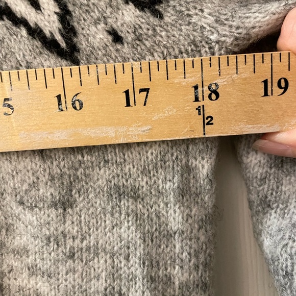 NWOT Nordic Turtleneck Sweater Grey/Cream/Black SMALL - Picture 3 of 7